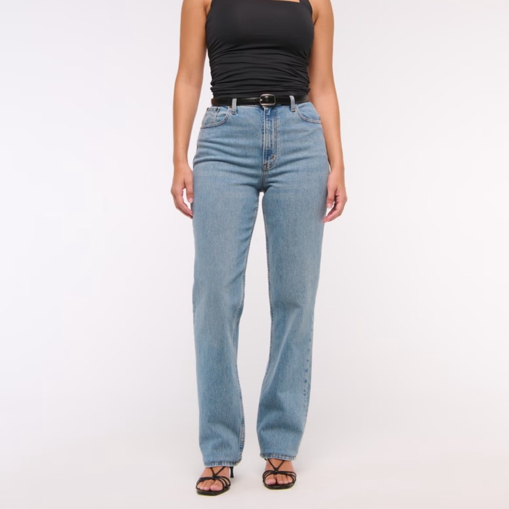 Abercrombie Curve Love Ultra High Rise 90s Straight Jean